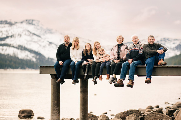 Extended family photo session Donner Lake