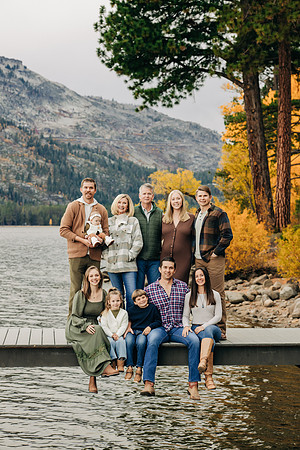 Extended family photo session Truckee