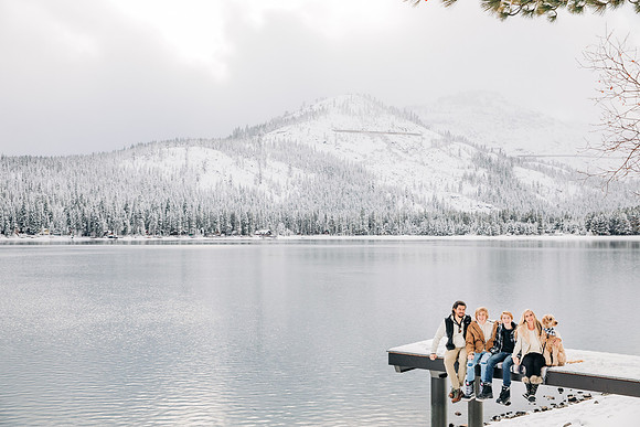 Truckee snow Family photo session