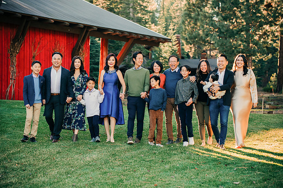 Extended family photo session Truckee